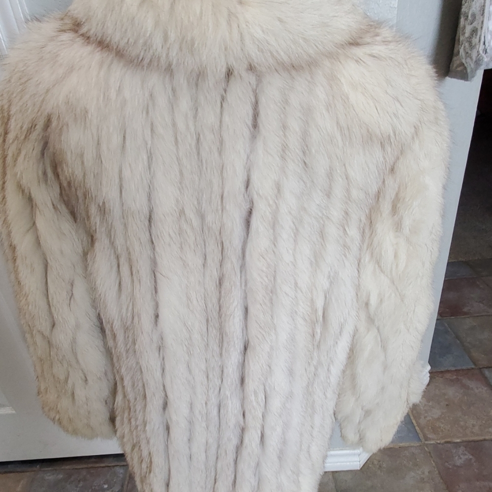 COPY - Blue Fox fur coat - Picture 3 of 4